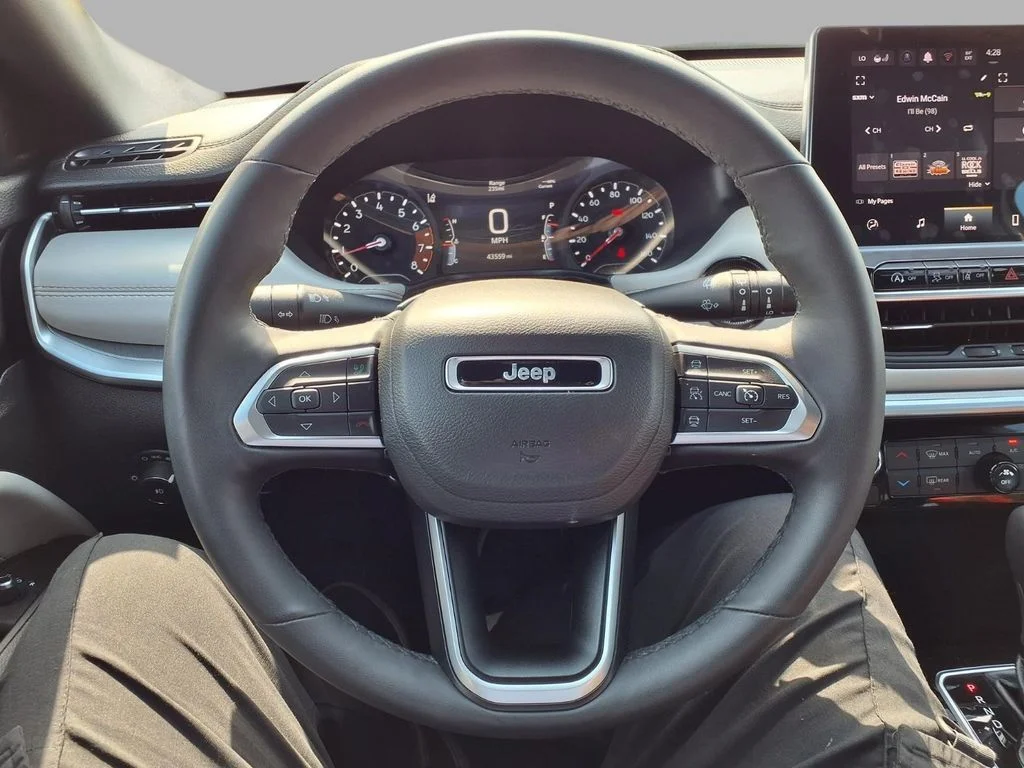 Used 2025 White Jeep Limited image 15