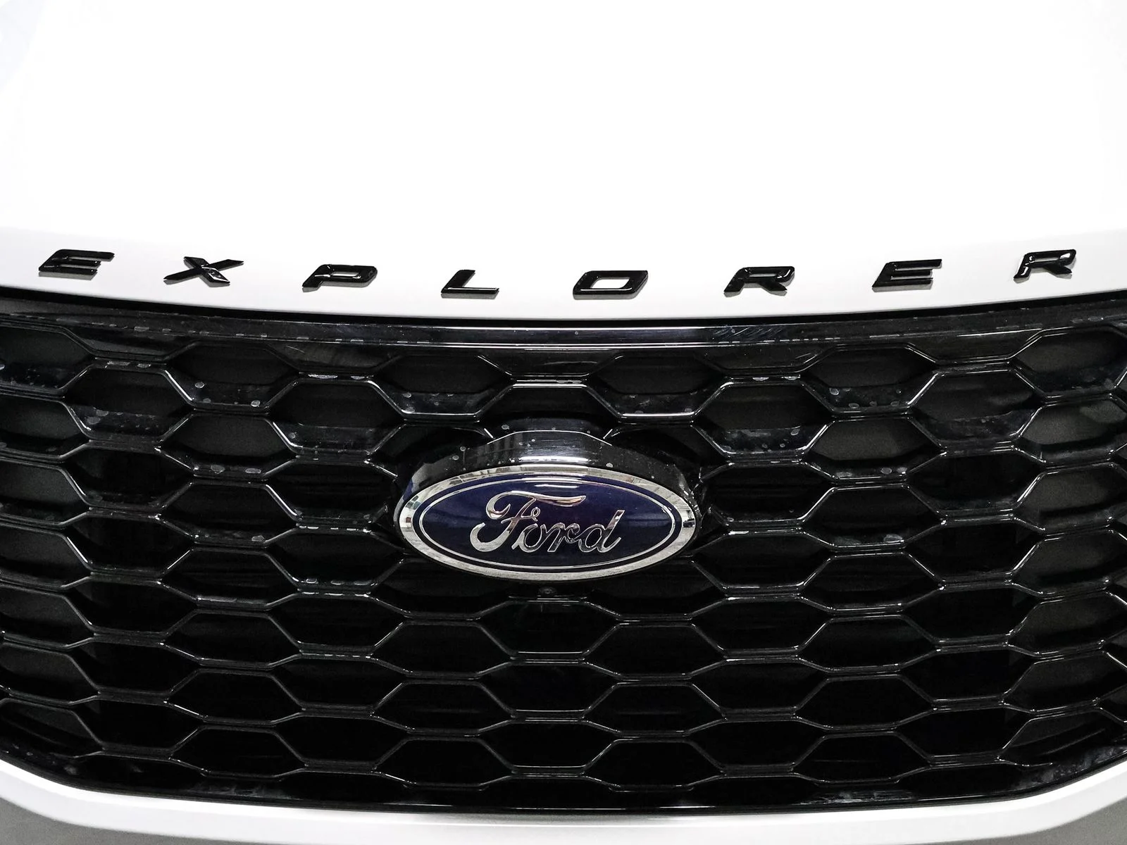 2026 Ford Explorer ST-Line - Photo 13