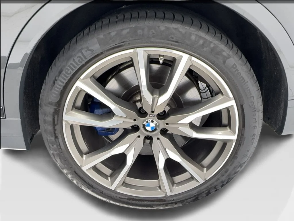 Used 2022 Gray BMW M50i image 12