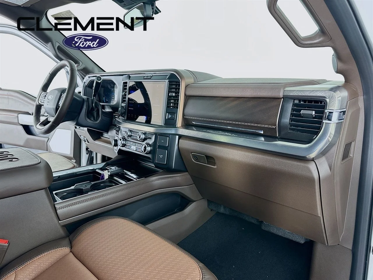 New 2026 Star White Metallic Tri-Coat Ford F-350® King Ranch® image 33