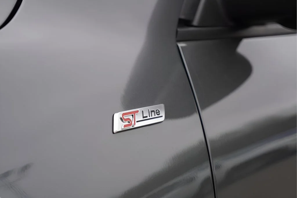 Used 2025 Gray Metallic Ford ST-Line image 6