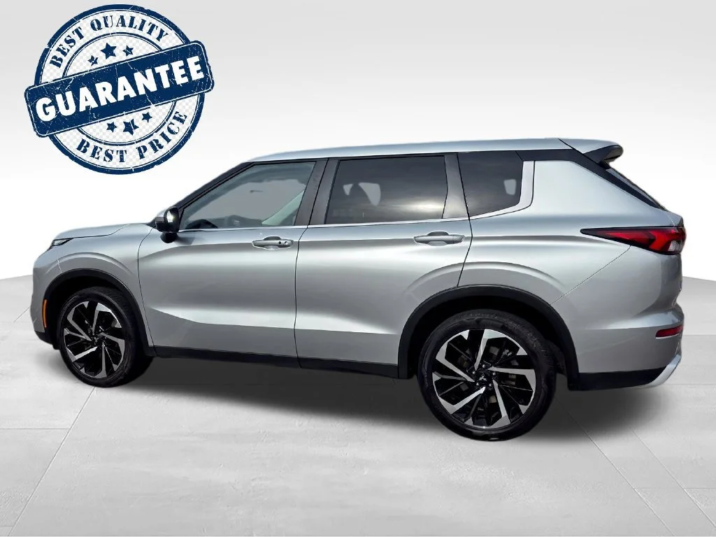 Used 2023 Silver Mitsubishi SE 2.5 2WD image 4