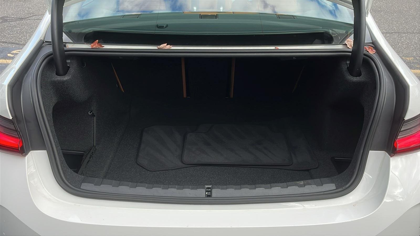 2025 BMW 3 Series 330i - Photo 25