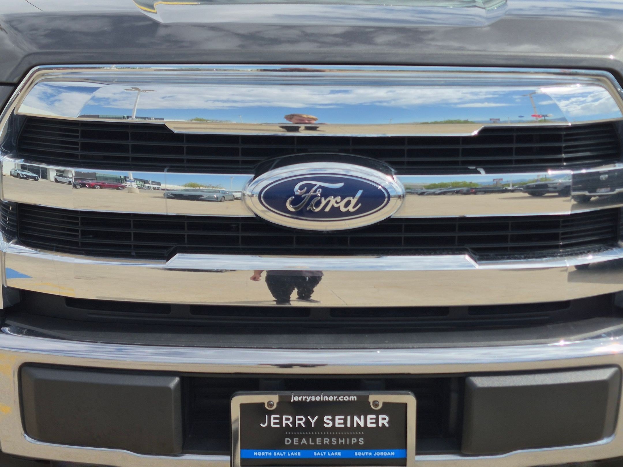 Used 2017 Gray Ford XL image 9