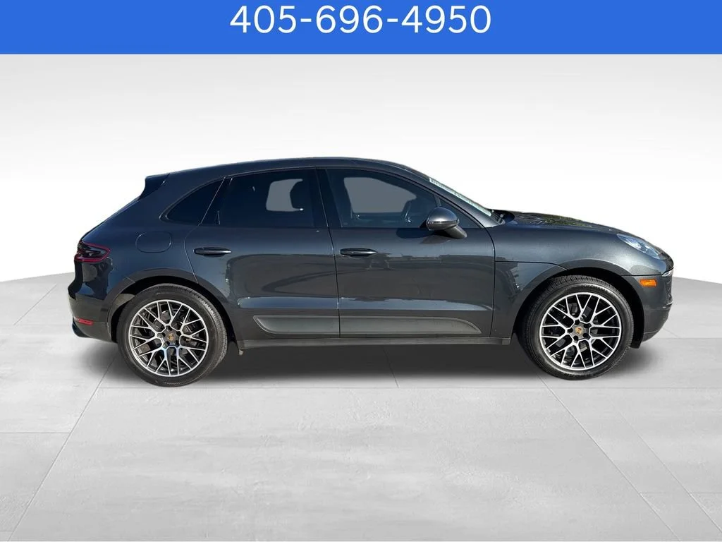Pre-Owned 2018 Porsche Macan Base