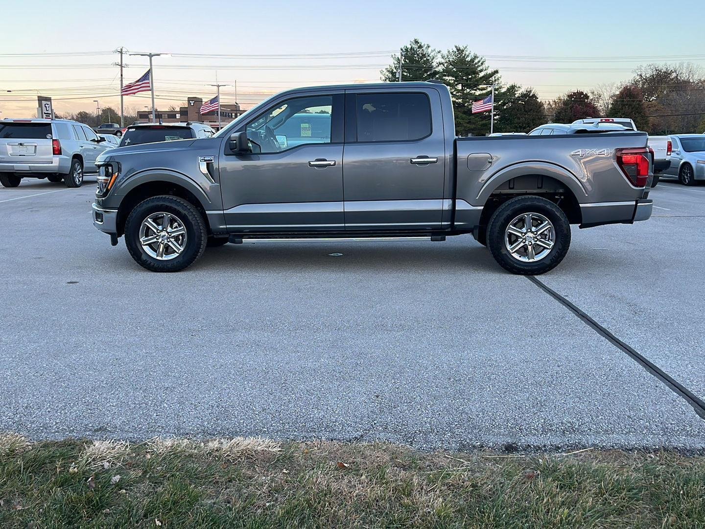 2025 Ford F-150 XLT photo 2