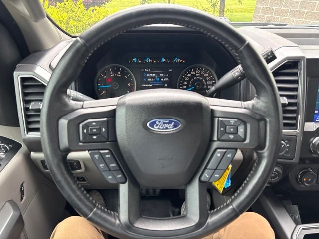 Used 2017 Champagne Ford XLT image 20