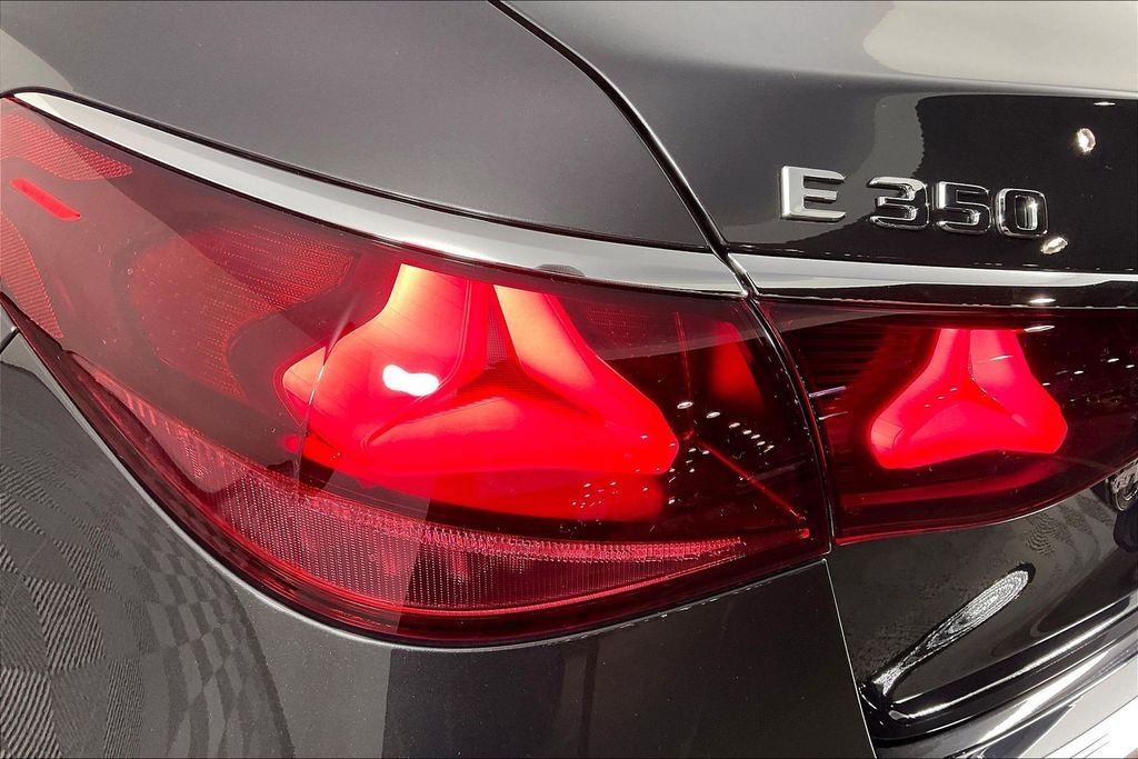 2026 Mercedes-Benz E-Class E350 - Photo 24