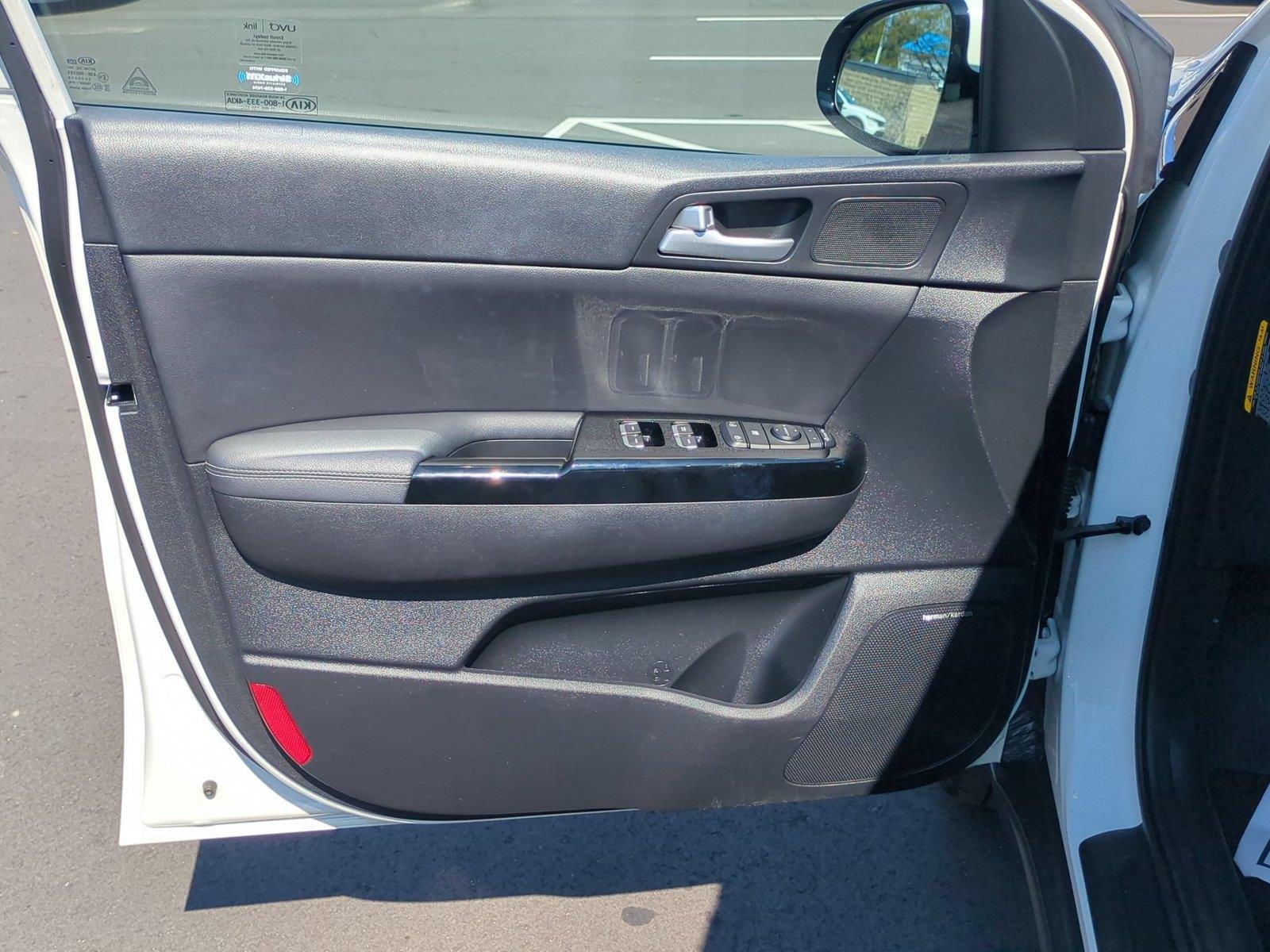 Used 2022 Snow White Pearl Kia EX image 14