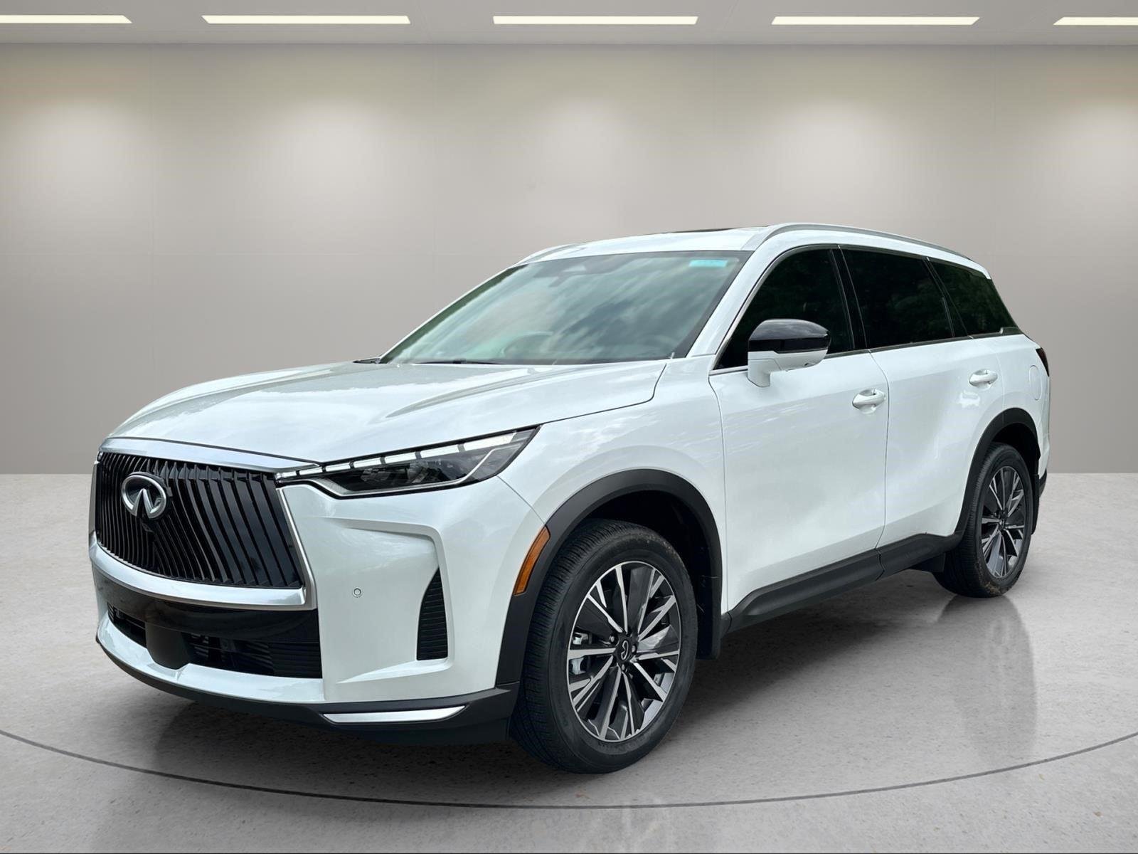 New 2027 RADIANT WHITE INFINITI Luxe FWD image 1