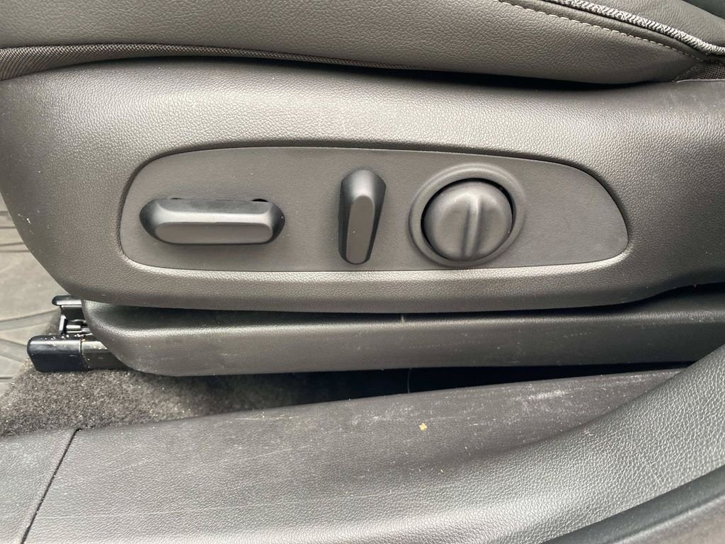 Used 2023 Moonstone Gray Metallic Buick Select image 18
