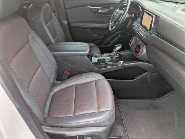 Used 2021 Iridescent Pearl Tricoat Chevrolet RS image 21