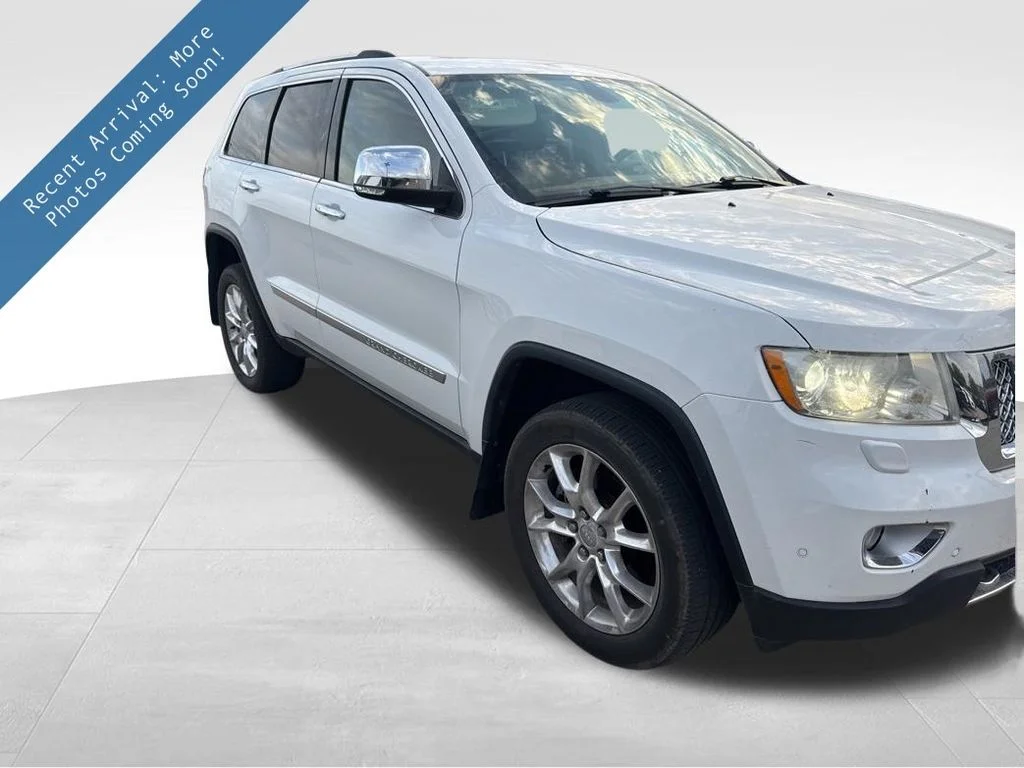 2013 Jeep Grand Cherokee Overland 4WD's photo