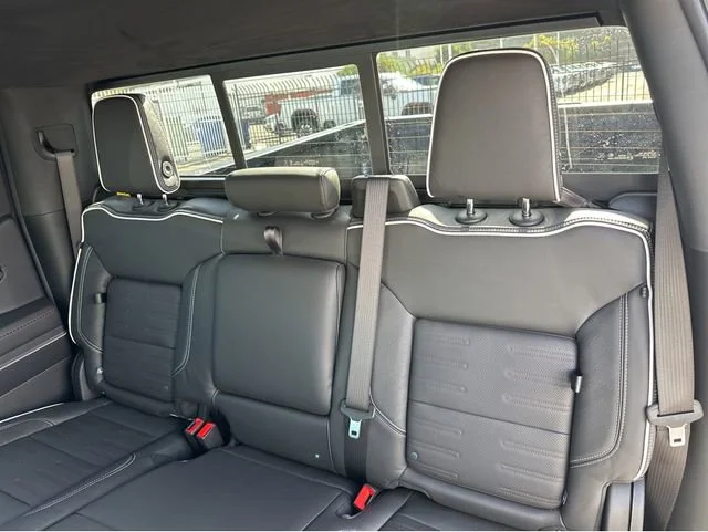 2026 GMC Sierra 1500 AT4X - Photo 17