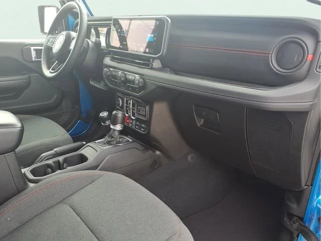 Used 2024  Jeep Rubicon image 25
