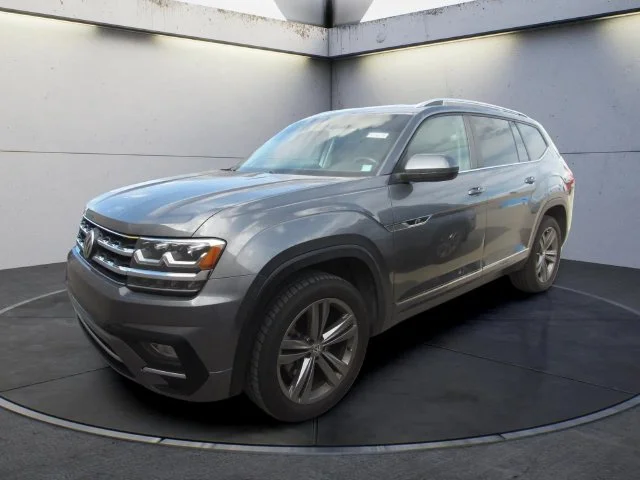 Used 2019 Platinum Gray Metallic Volkswagen 3.6L V6 SE image 1
