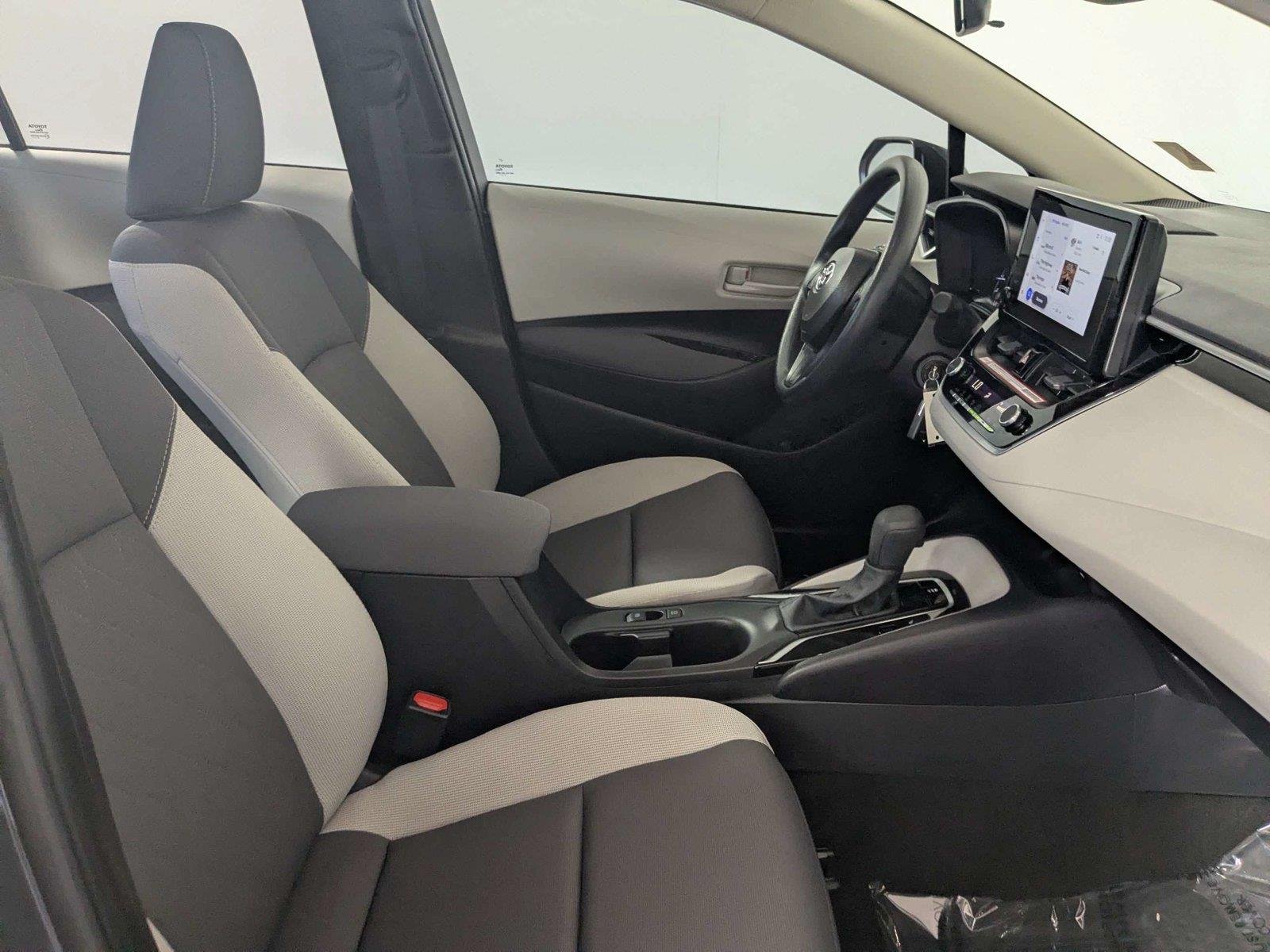 Used 2025 Underground Toyota LE image 29