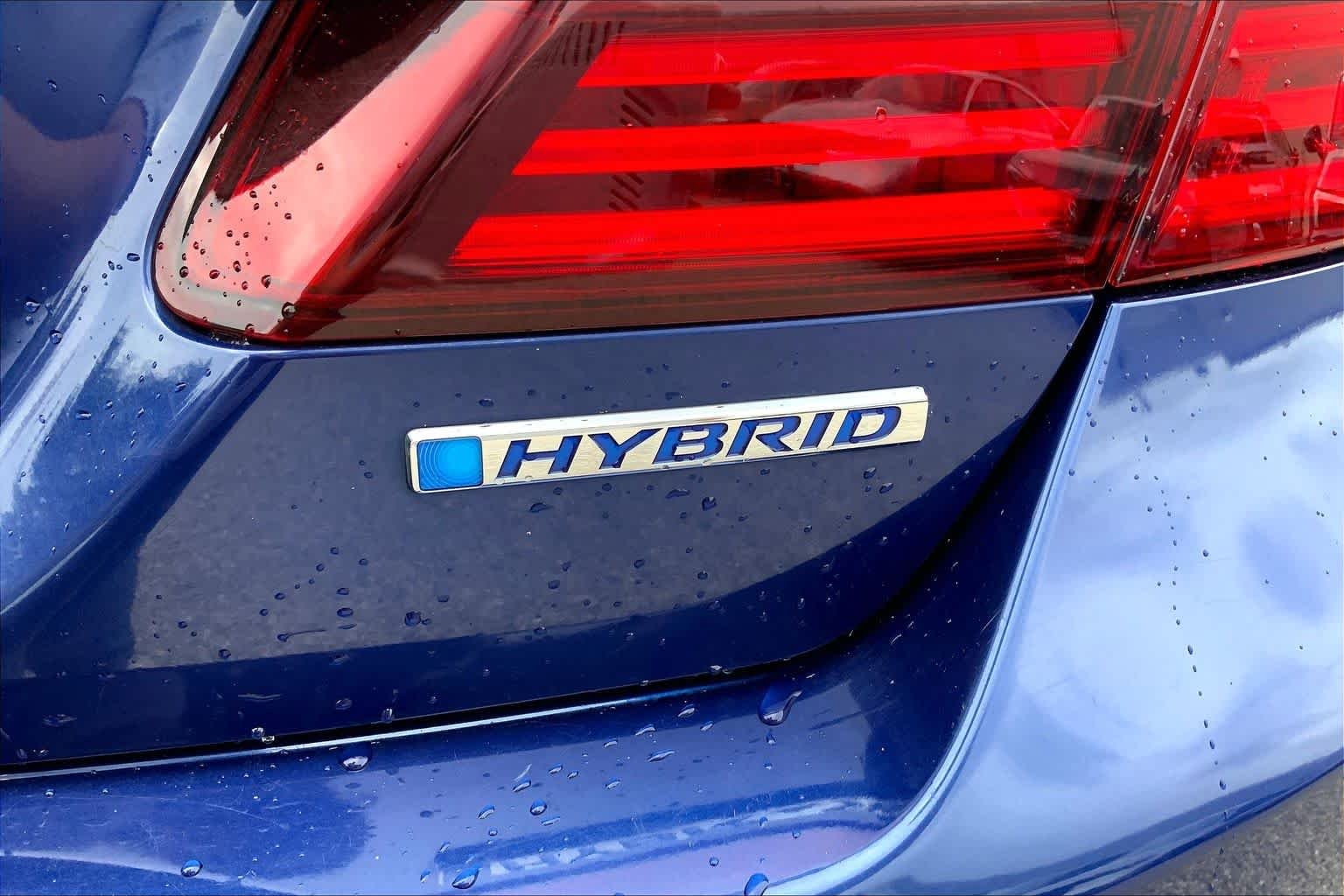 Used 2017 Blue Sky Metallic Honda  image 10
