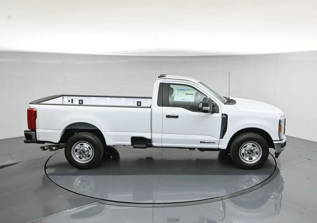 New 2026 Oxford White Ford XL image 34