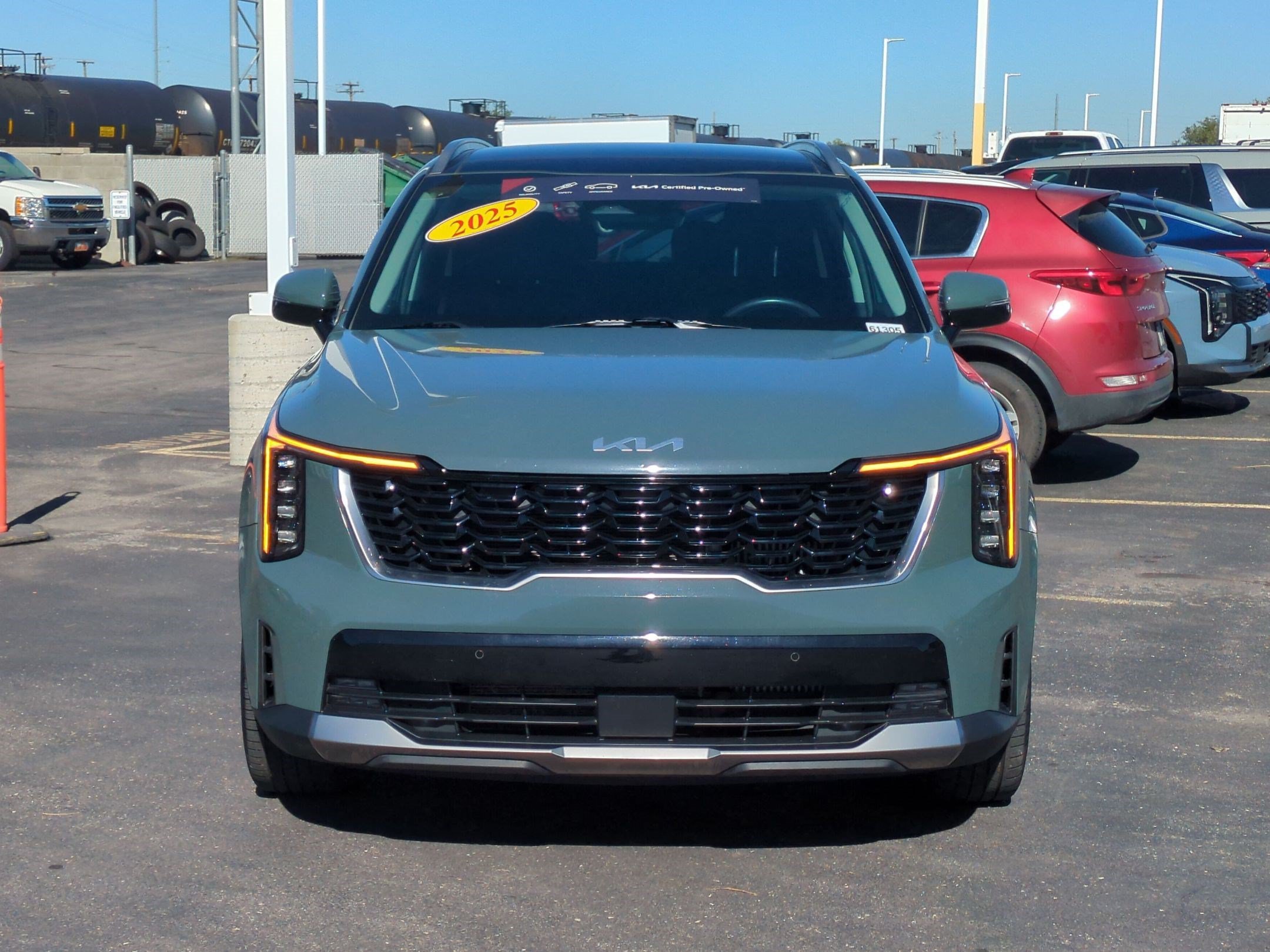 Used 2025 Cityscape Green Kia EX image 8