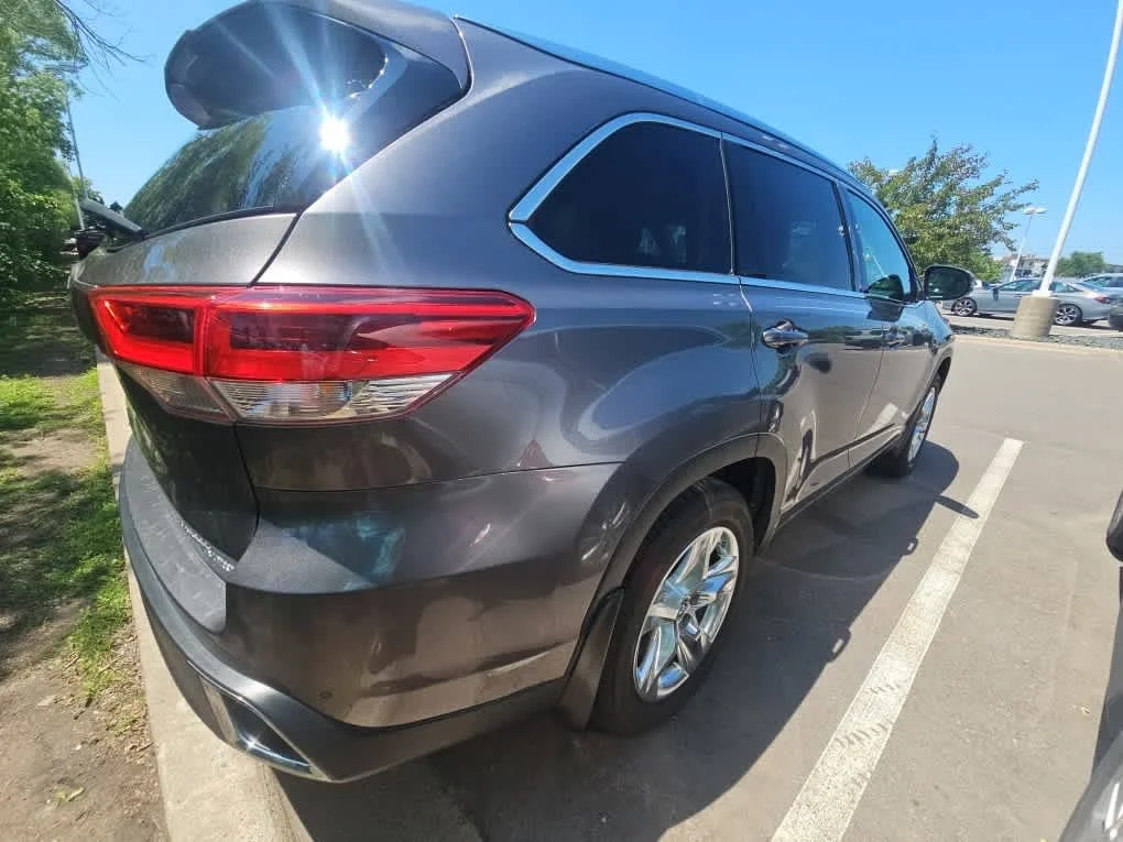 Used 2018 Predawn Gray Mica Toyota Limited image 4