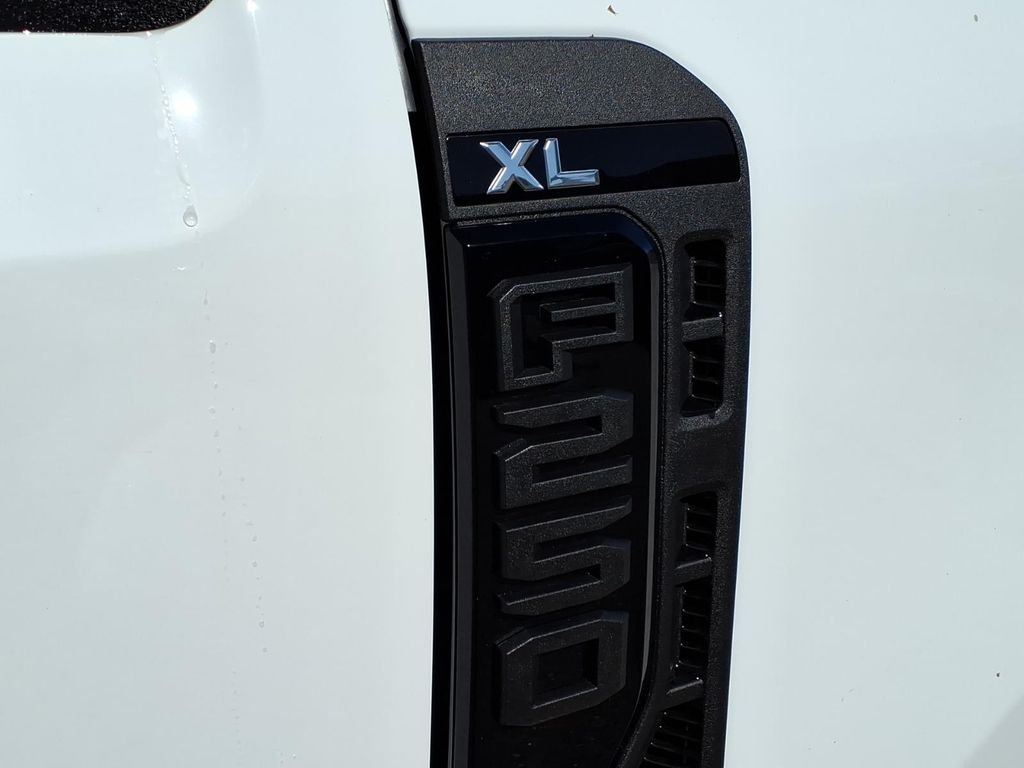 New 2027 Oxford White Ford F-250® XL image 10