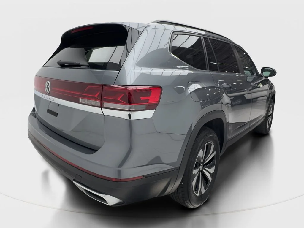 Used 2025 Gray Volkswagen 2.0T SE image 7
