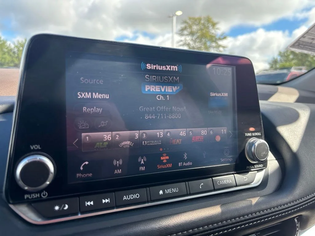 Used 2021 Gray Nissan SV image 24