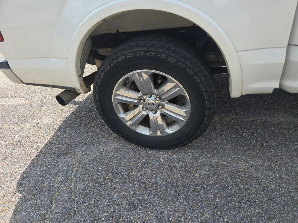 Used 2018 White Ford Lariat image 22