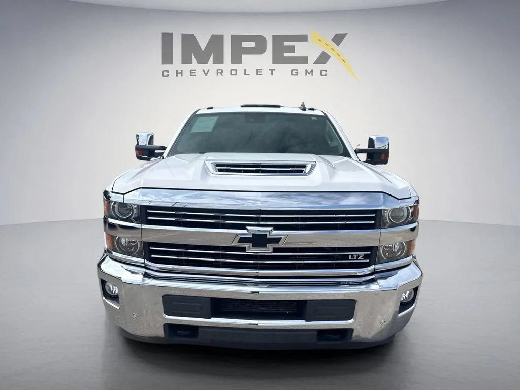 Used 2018 SUMMIT WHITE Chevrolet LTZ image 8