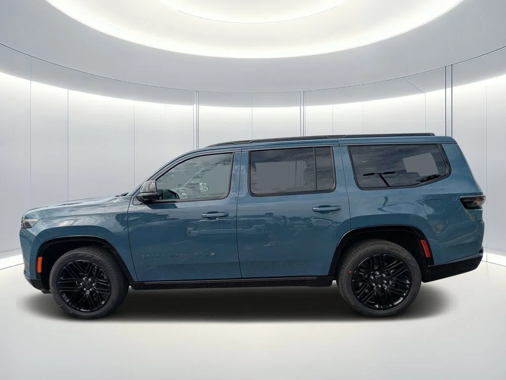 New 2026 Steel Blue Exterior Paint Jeep Limited Reserve image 7