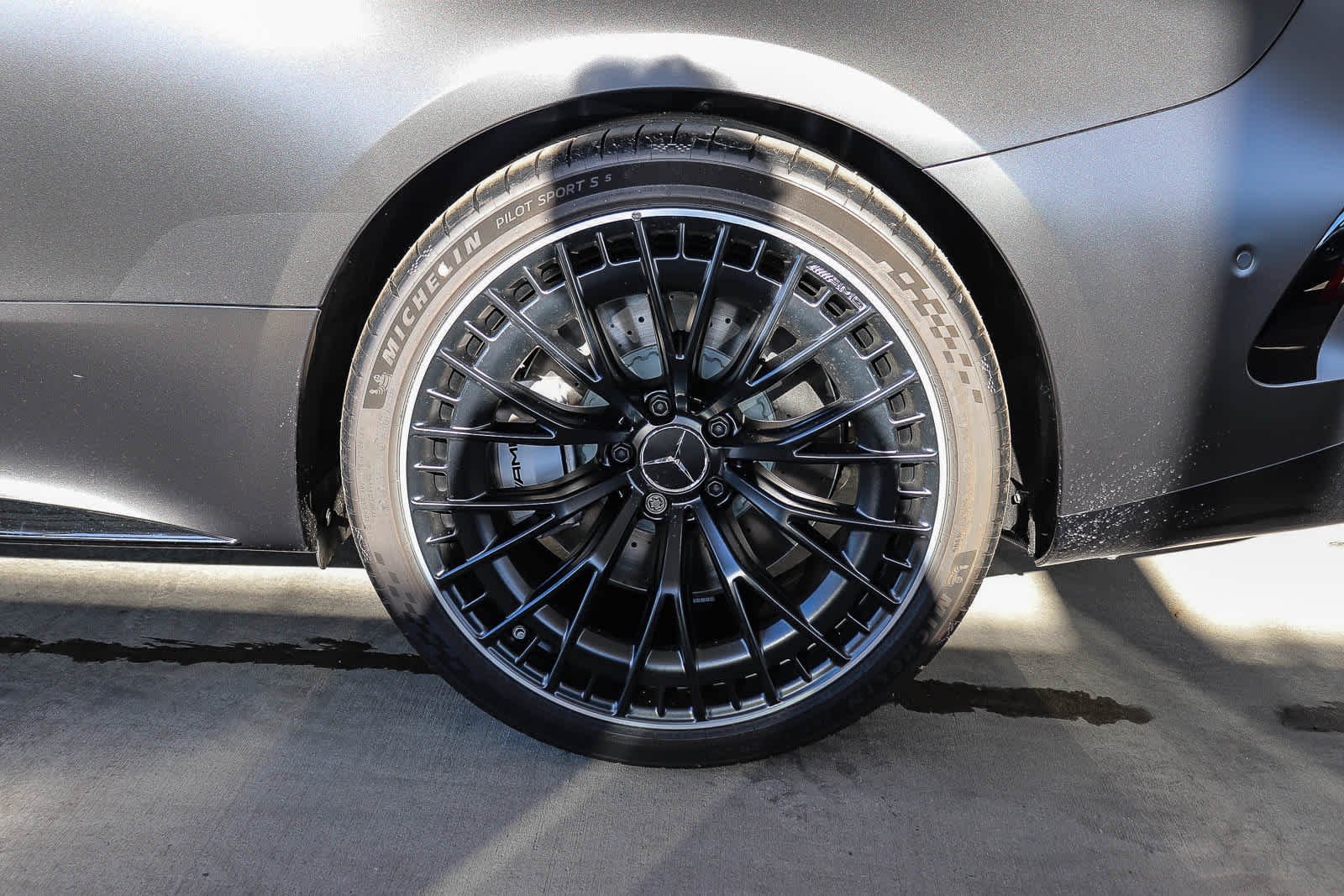 New 2027 MANUFAKTUR exclusive graphite grey magno Mercedes-Benz AMG® CLE 53 image 16