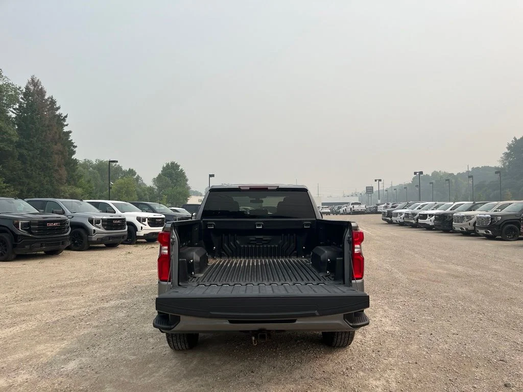 Used 2021 Steel Metallic Chevrolet Custom image 8