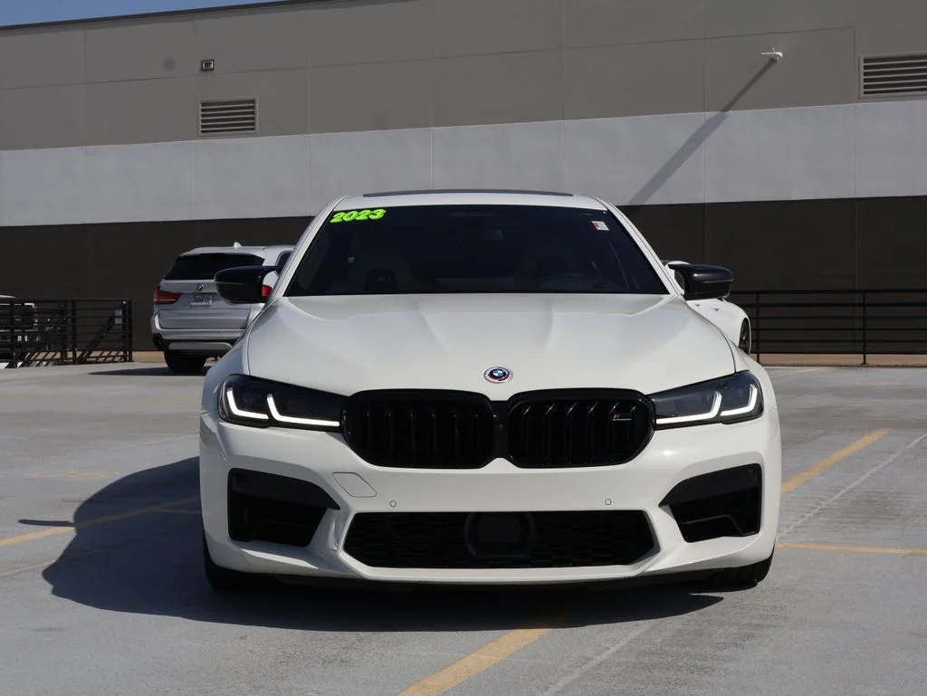 Used 2023 Alpine White BMW Base image 2