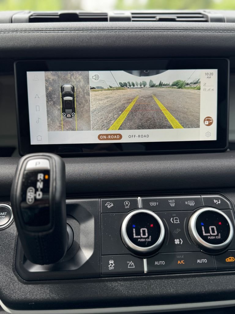 Used 2022 Santorini Black Metallic Land Rover SE image 19