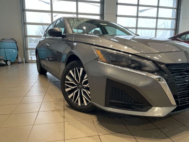 2025 Nissan Altima SV - Photo 10