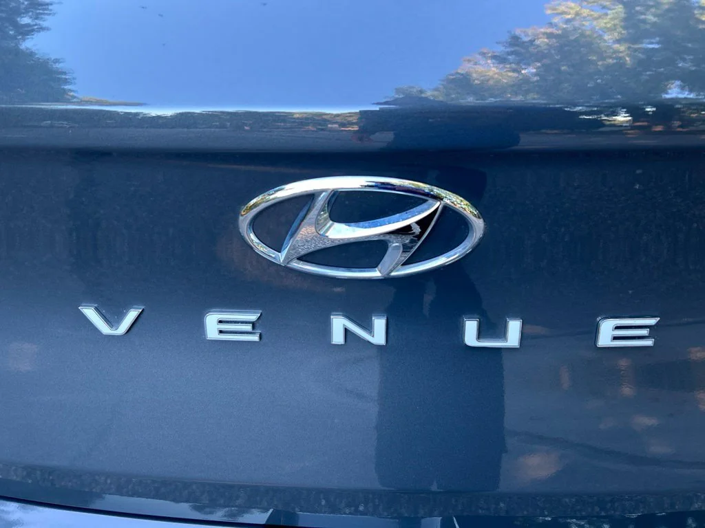 Used 2024 Gray Hyundai SEL image 10