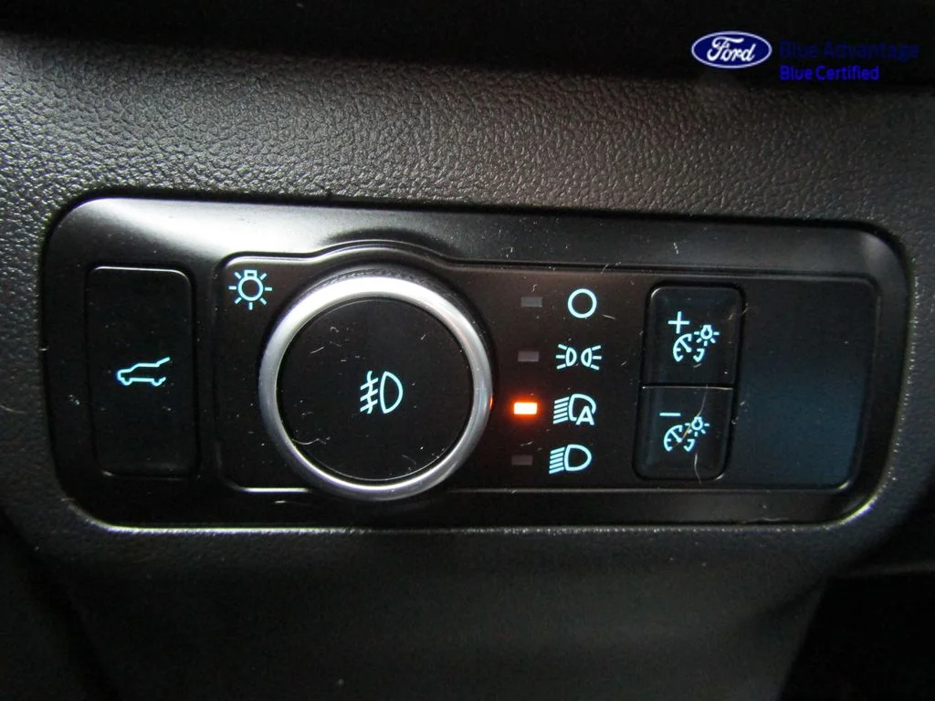 Certified Used 2023 Oxford White Ford ST-Line Select image 29