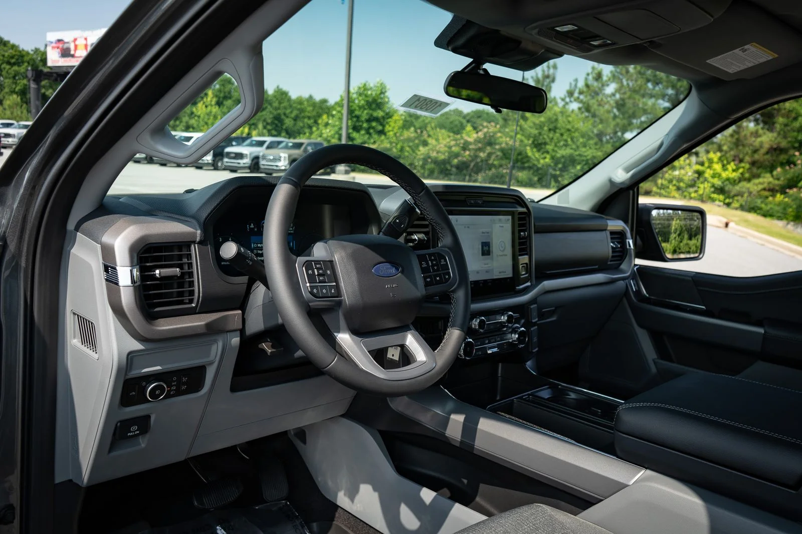 New 2026 Carbonized Gray Metallic Ford XLT image 13