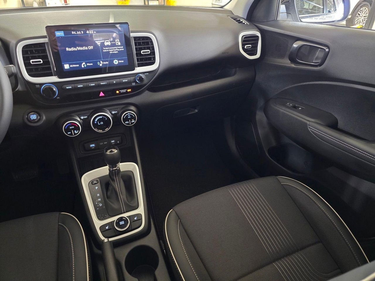 New 2026 Lunar White w/Black Roof Hyundai SEL w/Two-Tone Roof image 17