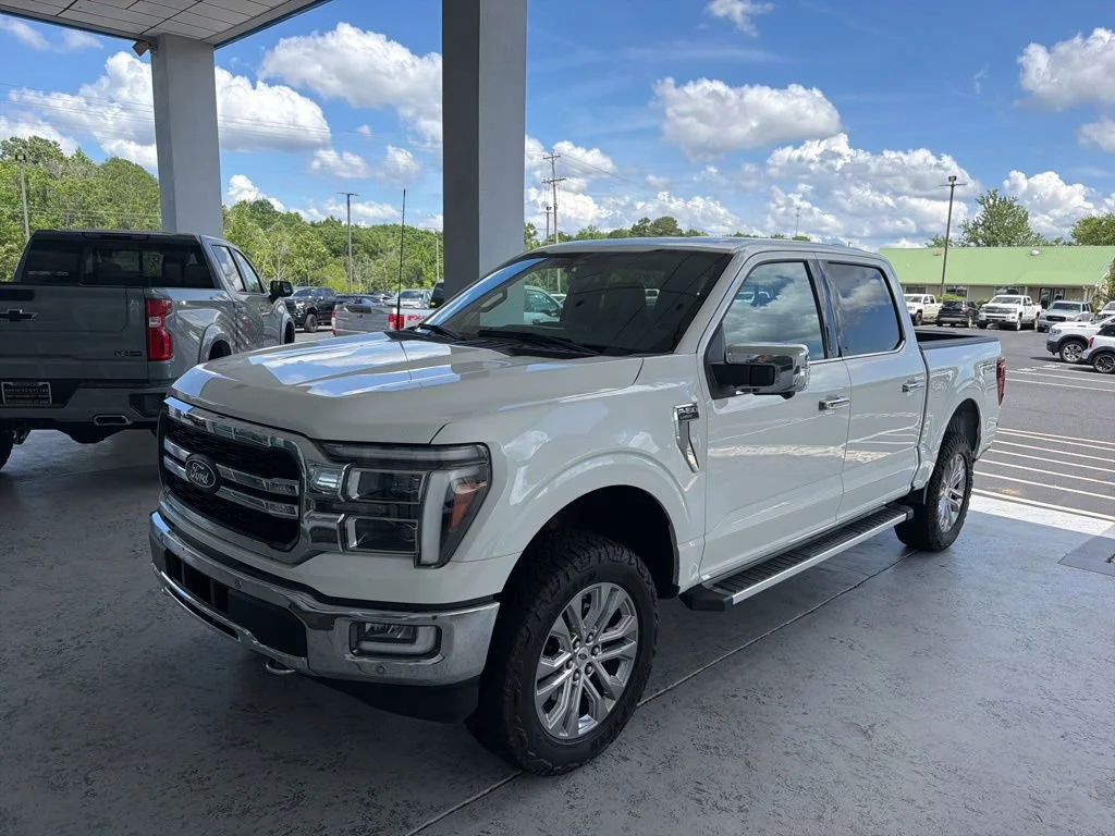 Used 2024 Star White Metall Ford LARIAT image 3