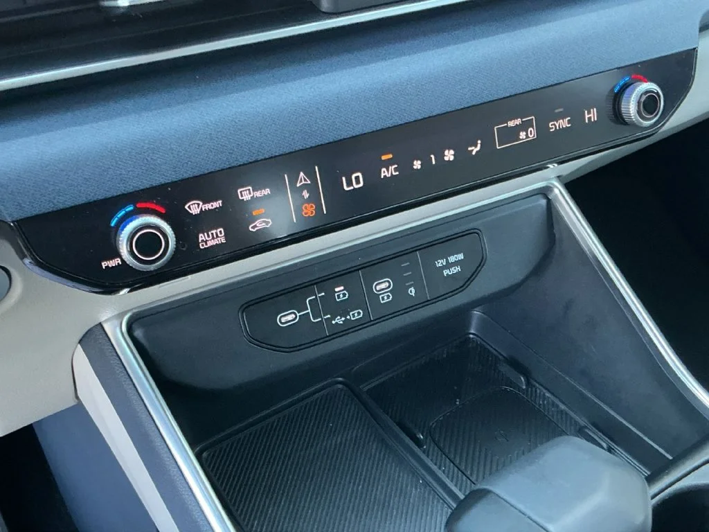 Used 2025 White Kia EX image 23