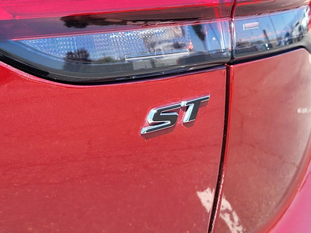 Used 2021 CINNABAR METALLIC Buick Preferred image 9