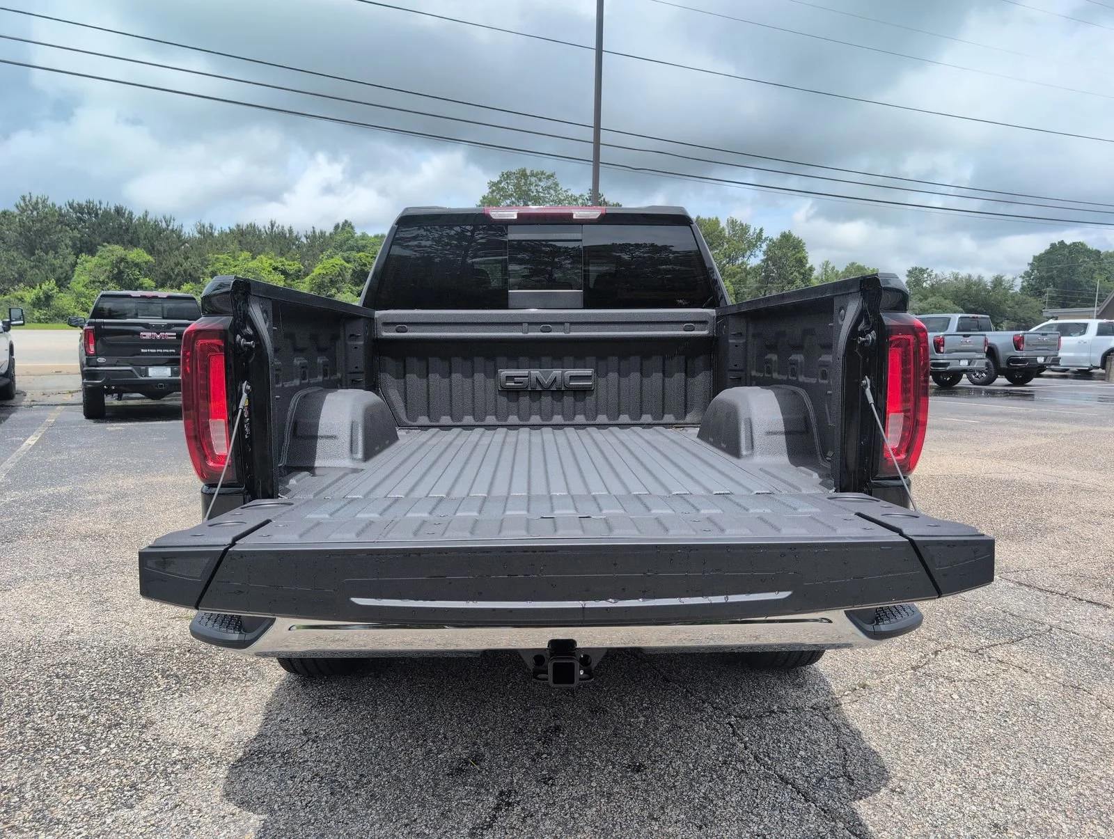 New 2026 Onyx Black GMC SLT image 5