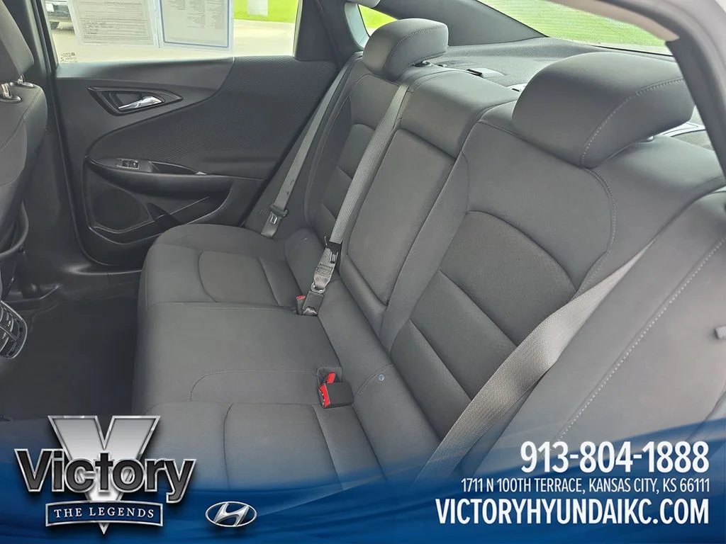 Used 2024 White Chevrolet LT image 25