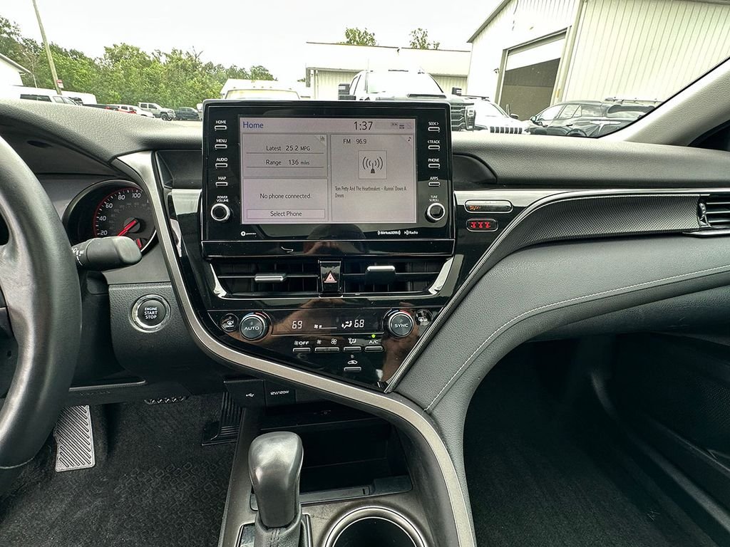 Used 2022  Toyota XSE image 36
