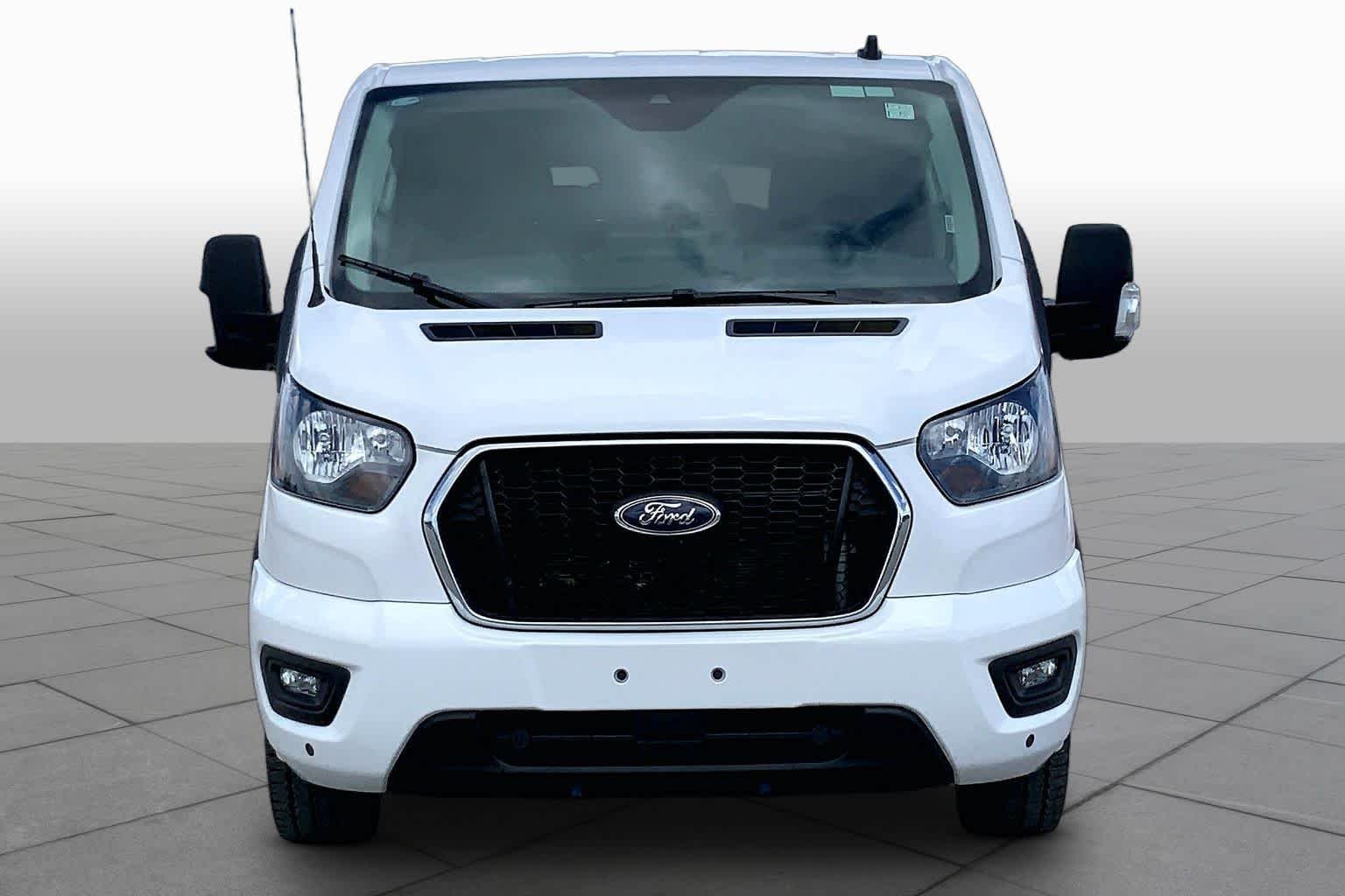Used 2025 Oxford White Ford XLT image 4