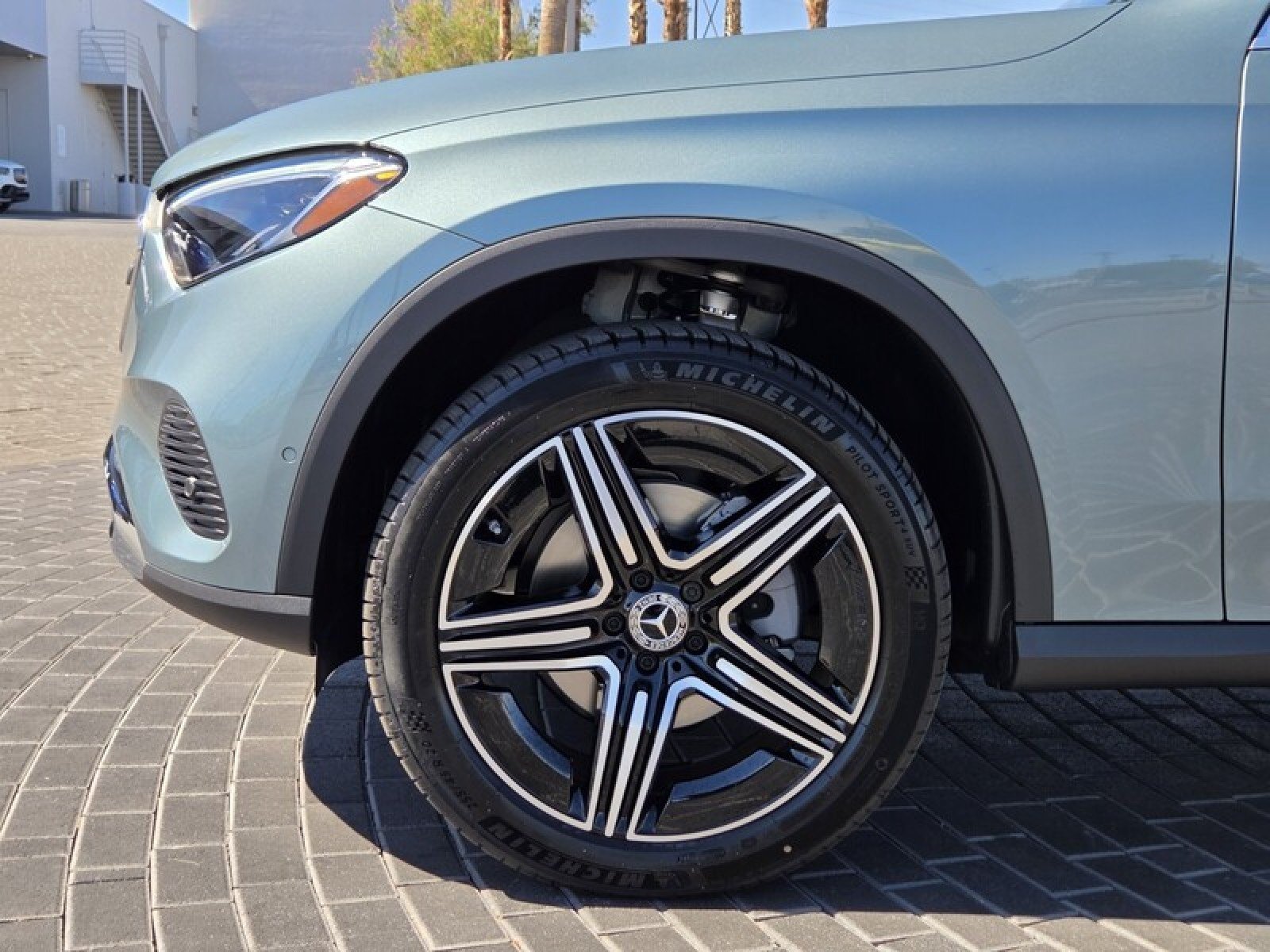New 2026 Verde Silver Metallic Mercedes-Benz GLC 300 SUV image 9