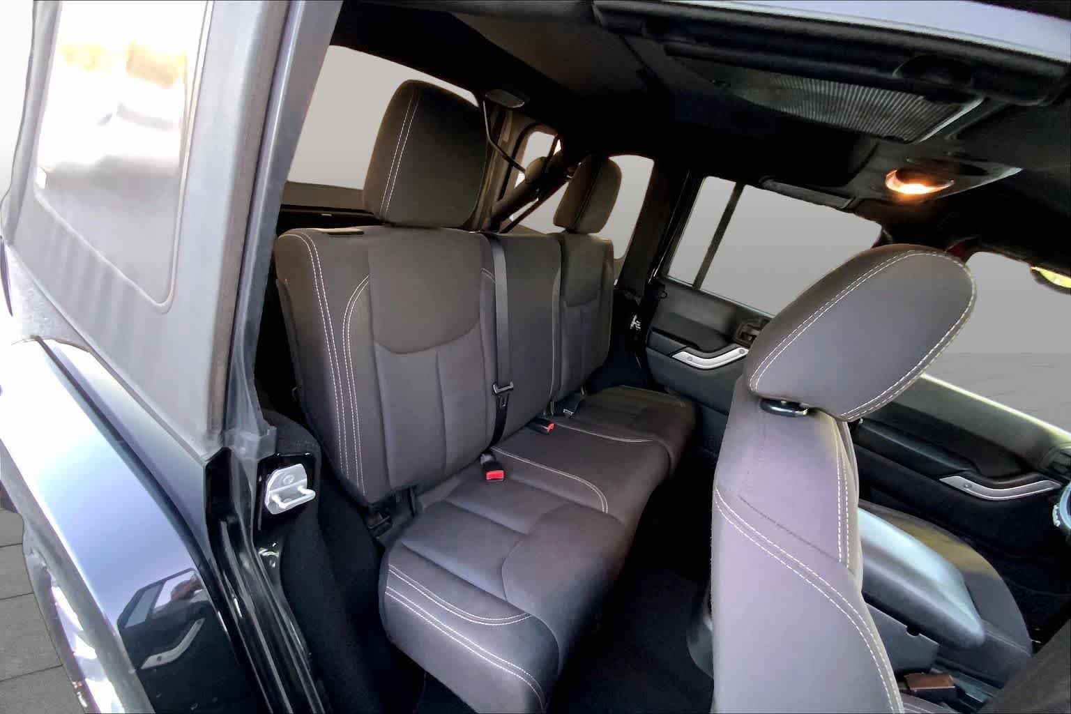 Used 2016 Black Clearcoat Jeep Sahara image 17