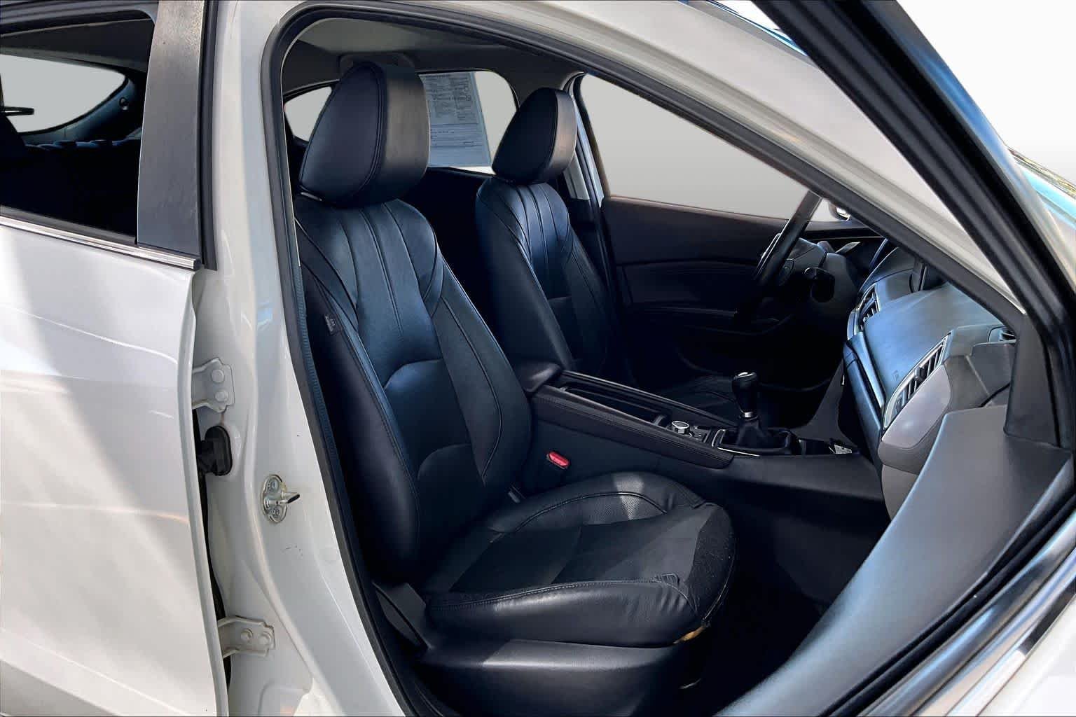 Used 2017 Snowflake White Pearl Mica Mazda Grand Touring image 9